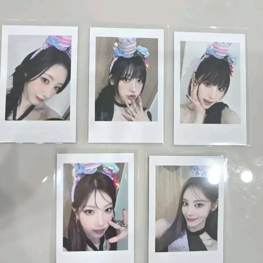 Buy LOONA Signed albums, Rare photocards on Bunjang!