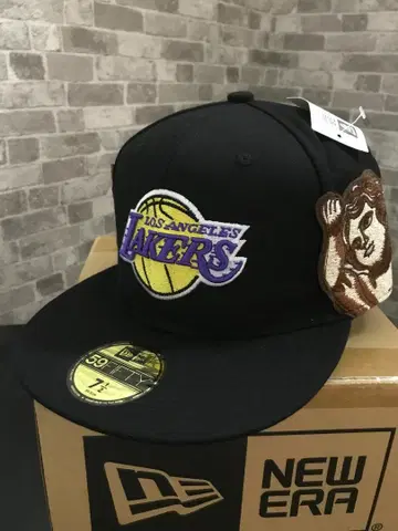 NBA 로스앤젤레스 레이커스 NEWERA 아티스트 콜라보 캡 1/2 BK