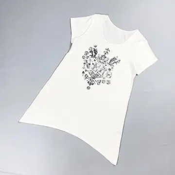 센소유니코 반팔 프린트 큐빅 티셔츠 화이트 사이즈 40*ED21