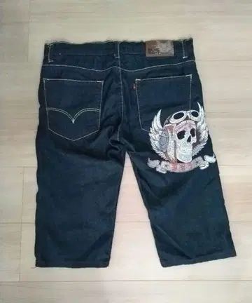 스컬 하프 팬츠