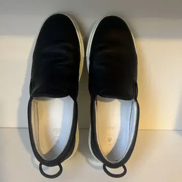 블랙 가죽 슬립온