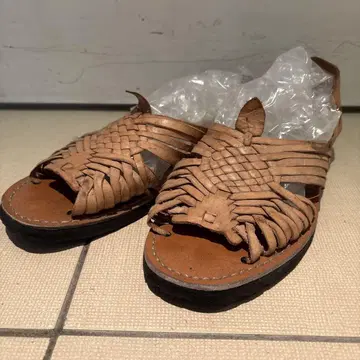 HUARACHE 가죽 컴포트 샌들