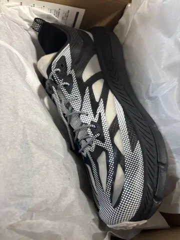 HOKA MAFATE SPEED 4 LITE TS 27cm 블랙 화이트