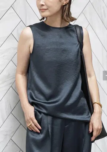 Deuxieme Classe Minimal Satin 블라우스