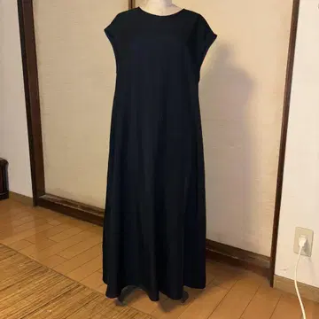 블랙 슬리브리스 롱 드레스