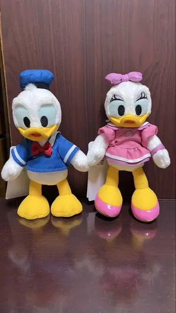 도널드 덕 데이지 덕 봉제 인형 포즈 플래시