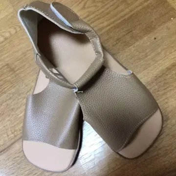 베이지 오픈토 샌들