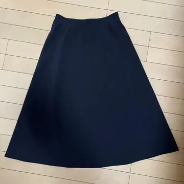 엠프리미어 블랙 플레어 스커트 다크 브라운