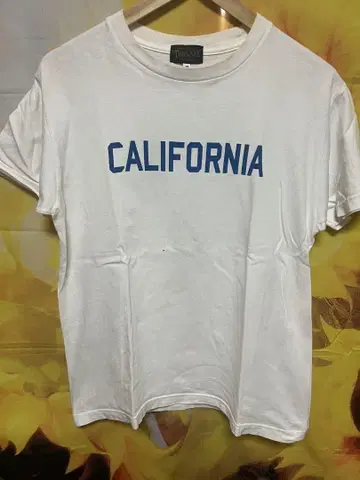 화이트 T셔츠 CALIFORNIA 으르렁거리는 팬서