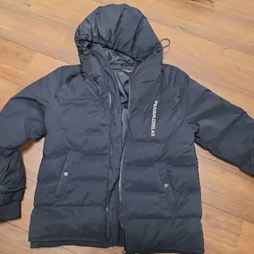 TUTUGUALES RELAX 블랙 다운 자켓