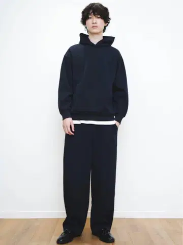 [새상품] UNIQLOC 맨투맨 와이드 팬츠 블랙 M