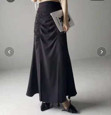 프론트 셔링 슬릿 롱 머메이드 스커트 블랙