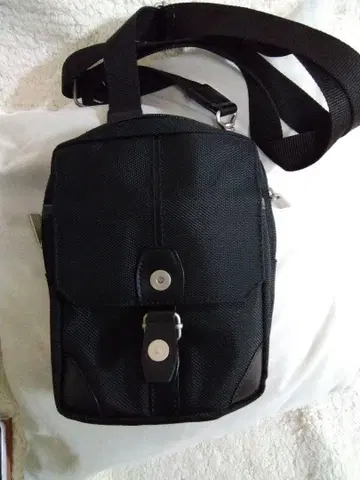 블랙 나일론 숄더백
