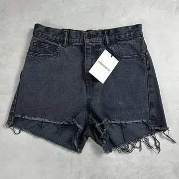 새상품 MADISONBLUE 매디슨 블루 CUTOFF SPT DENIM