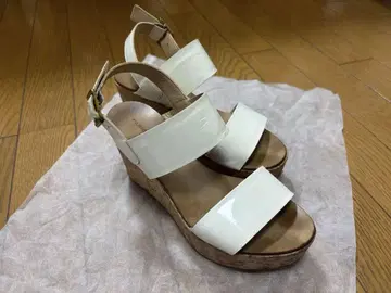 화이트 웨지솔 샌들 DRESSLAVE
