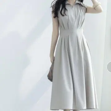SAISON DE PAPILLON 슬리브리스 원피스 그레이