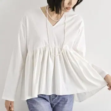 BARNYARD STORM 24ss 블라우스 라이크 페플럼 풀오버 화이트