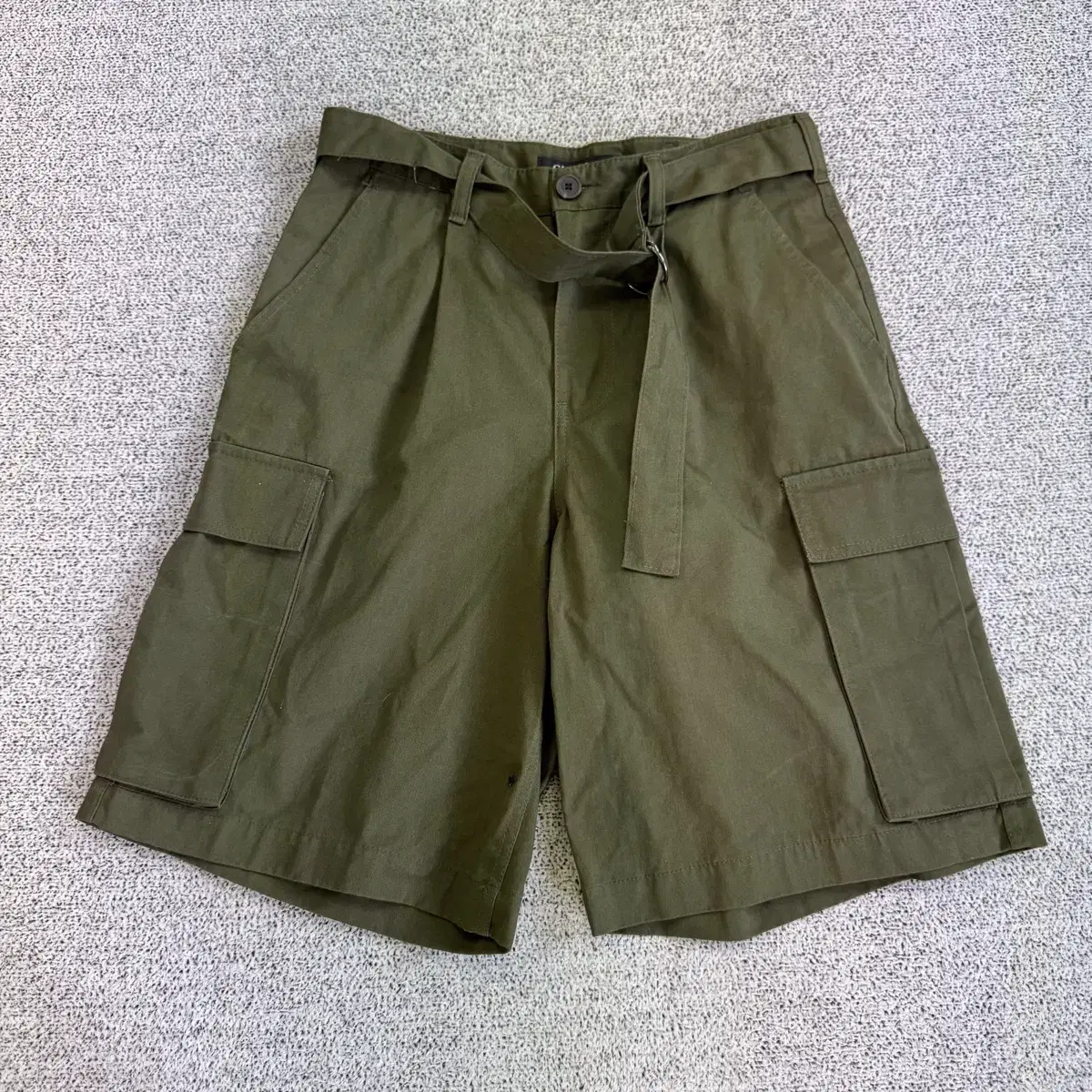 Sealed) Fancy Club Cargo Lettering Bermuda Pants on Bunjang