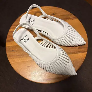 [컨디션 최상] 오데뜨 앤 오딜 슬릿 펌프스 23cm 화이트