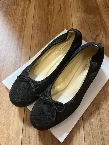 힐즈 애비뉴 블랙 펌프스 22.5cm