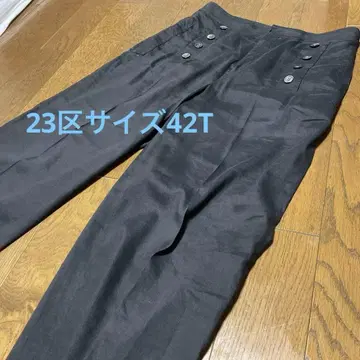 조개 버튼이 달린 블랙 팬츠 사이즈 42T