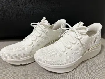 [ 새상품 익명 배송 ] Skechers 화이트 스니커즈 24.0cm