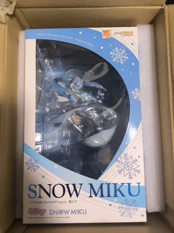 SNOW MIKU 1/7 스케일 피규어