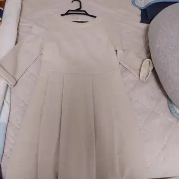 KUMIKYOKU 베이지 미니 원피스 7부 소매