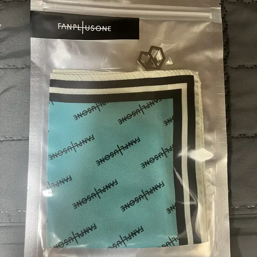 G-DRAGON | 지드래곤 G-dragon Scarf GD Exhibition Goods