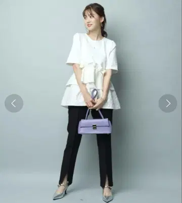 JUSGLITTY 블라우스풍 페플럼 티셔츠