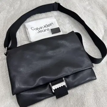 Calvin Klein Jeans 숄더백