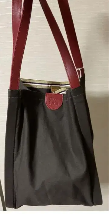 일비종떼 토트백 사각 바닥 캔버스