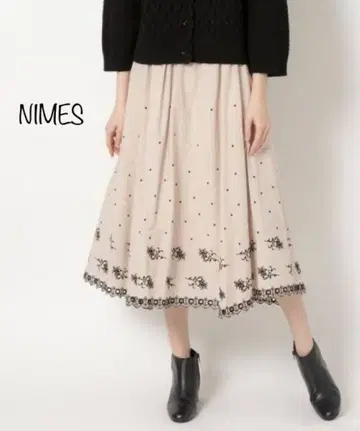 [새상품] NIMES 우크라이나 자수 스커트