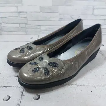 [새상품급] 긴자 요시노야 플라워 펌프스 웨지솔