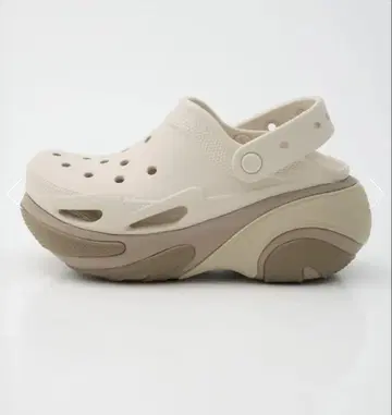 Crocs 베이지 클로그 샌들