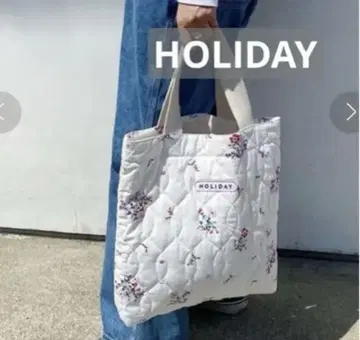 HOLIDAY 꽃무늬 퀼팅 토트백