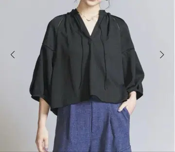 유나이티드 애로우즈 V넥 볼륨 슬리브 상의