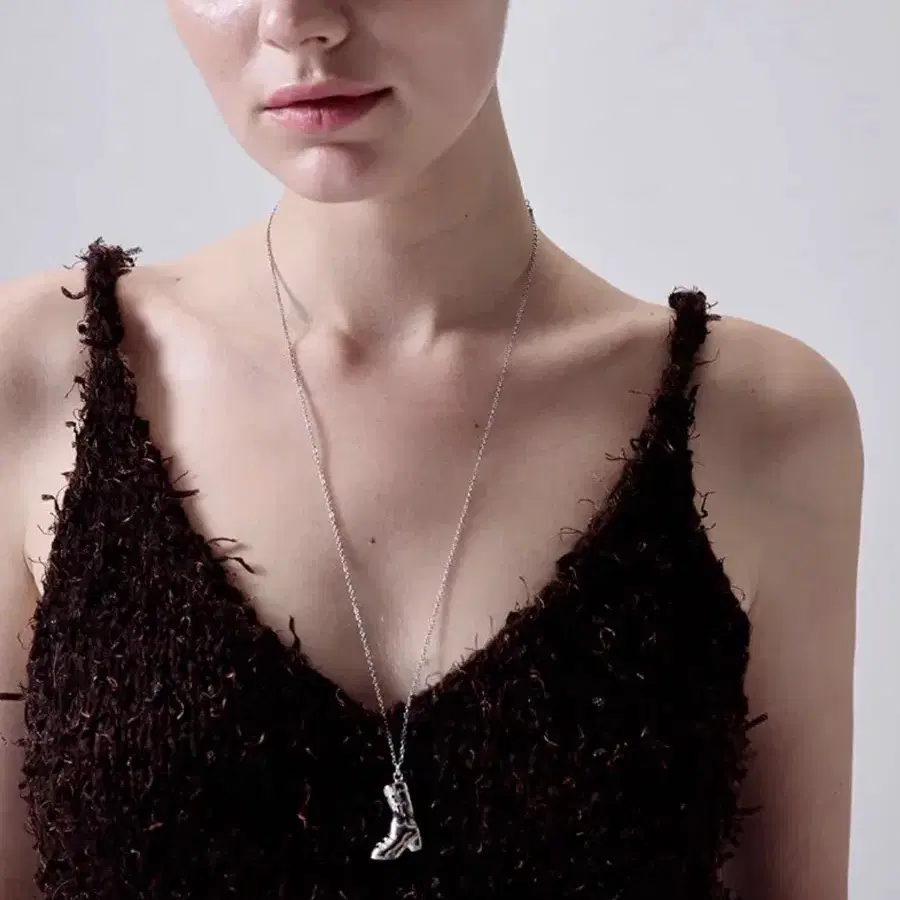 eeespace Heartbeam watch necklace on Bunjang Global Site.