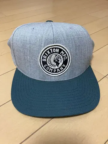 Brixton 스냅백 캡 그레이/다크 그린