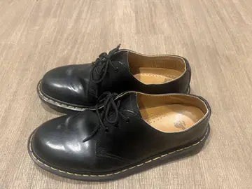 UK8 Dr.Martens 닥터마틴 3홀