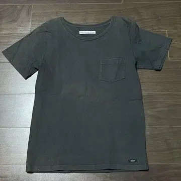 Daily Wardrobe Industry 다크 그레이 티셔츠