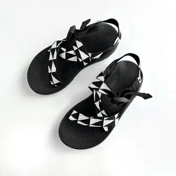 Pilgrim Surf+Supply 차코 Z1 샌들