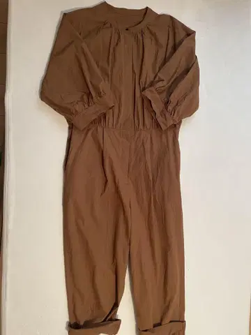 브라운 긴팔 올인원