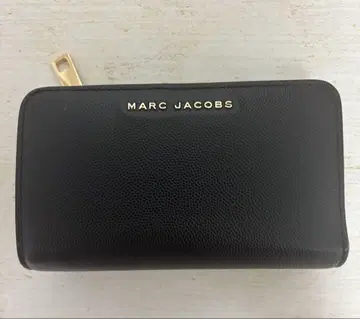 MARC JACOBS 블랙 가죽 접이식 지갑