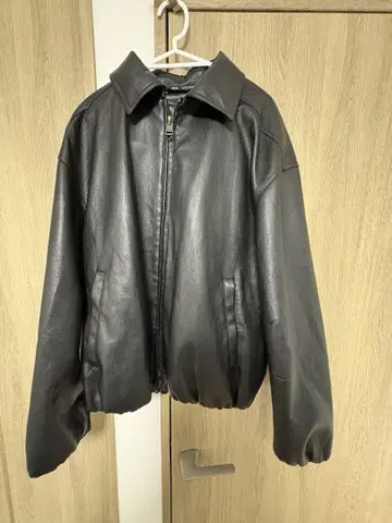 ZARA 가죽 재킷