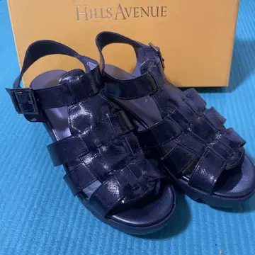 Hills Avenue 블랙 샌들