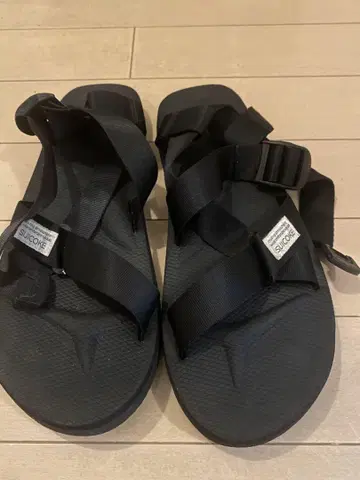 SUICOKE 블랙 스포츠 샌들