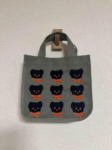 블랙 베어 사가라 자수 데님 토트백