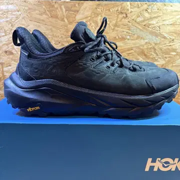 새상품급 HOKA KAHA 2 LOW GORE-TEX 25.5cm 가죽