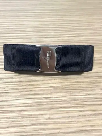 페라가모 머리핀